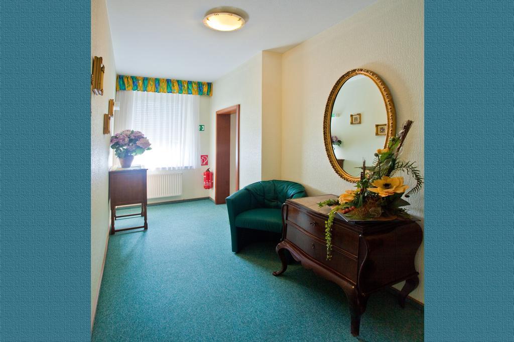 Hotel Zur Kastanie à Mülheim an der Ruhr Extérieur photo