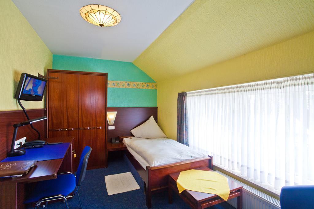 Hotel Zur Kastanie à Mülheim an der Ruhr Chambre photo