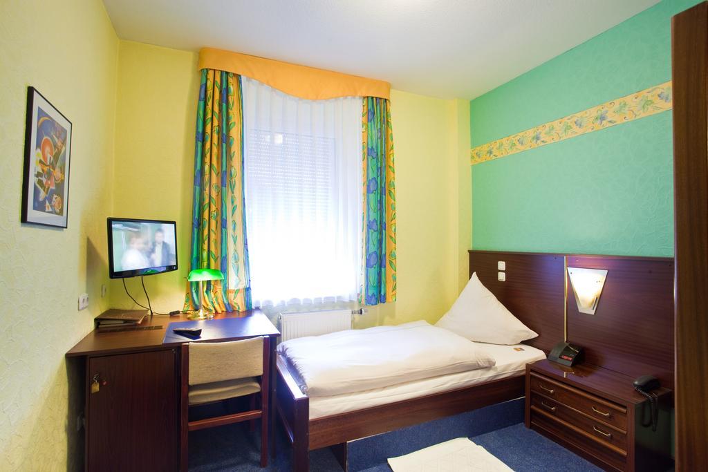 Hotel Zur Kastanie à Mülheim an der Ruhr Chambre photo